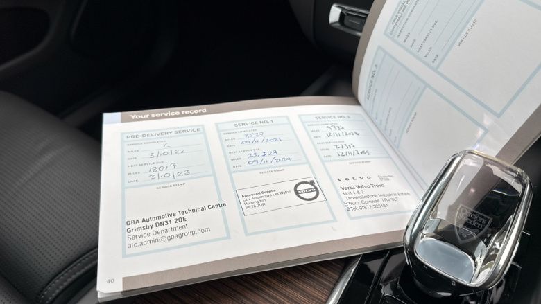 Volvo XC60 2.0 B5P Ultimate Dark 5dr AWD Geartronic Petrol Estate